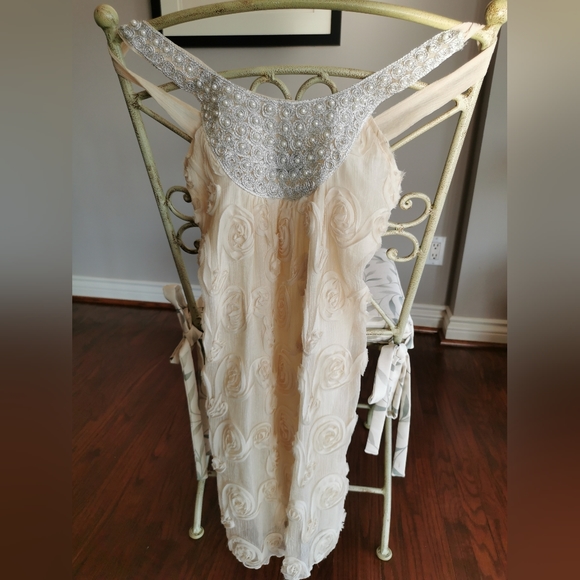 Coco & Tashi Dress - Picture 1 of 3